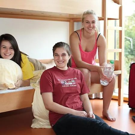 유겐트헤르베르게 네카어파크 * 슈투트가르트