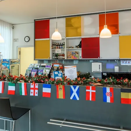 유겐트헤르베르게 네카어파크 호스텔 *